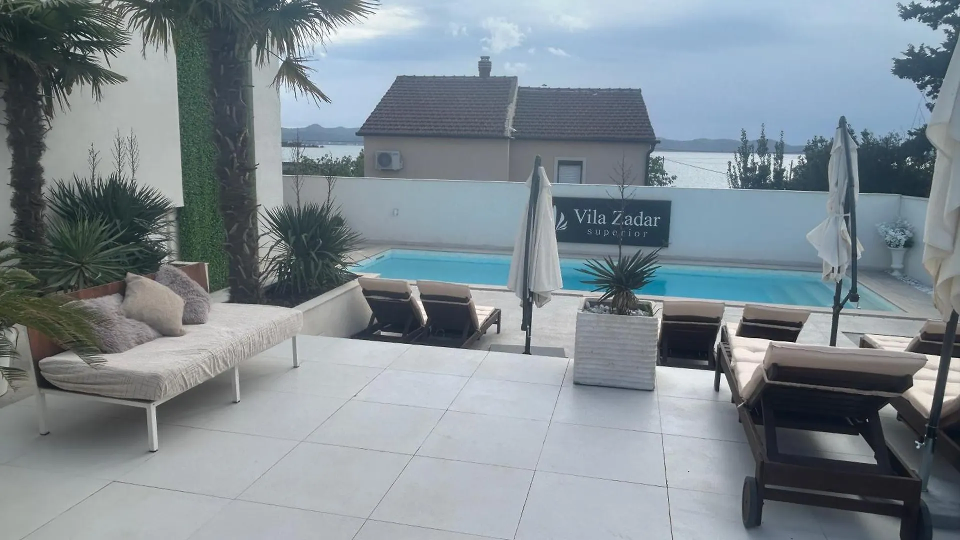 アパート Sea View Luxury Penthouse With Sauna, Jacuzzi And Pool In Villa Zadar Superior